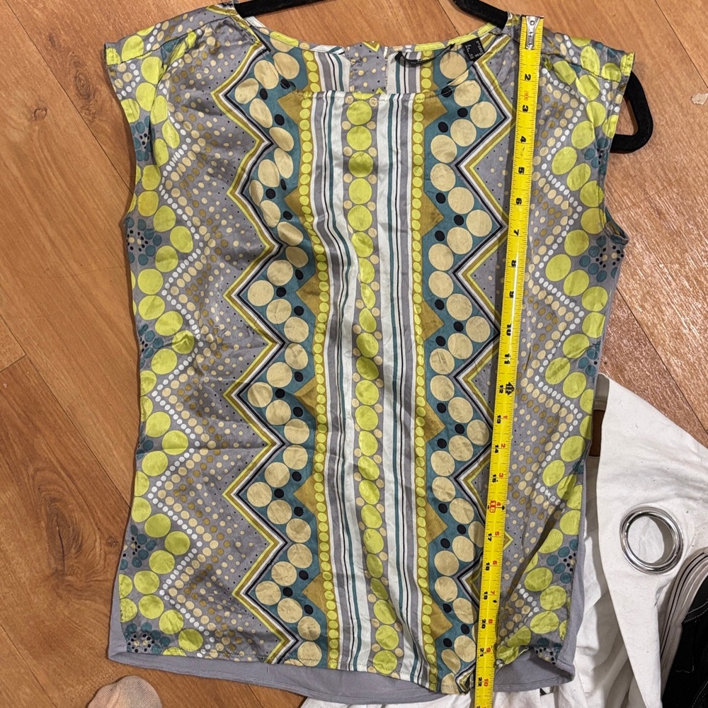 MEXX sleeveless Top-SILK front. Stretches on back